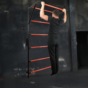 SPROSSENWAND MIT KLIMMZUGSTANGE